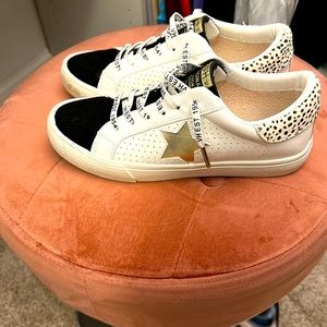 Vintage Havana slip on shoes barely worn. Size 7. Super cute and must have!